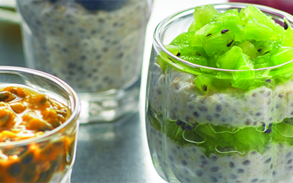 Parfaits aux fruits, chia et noix de coco